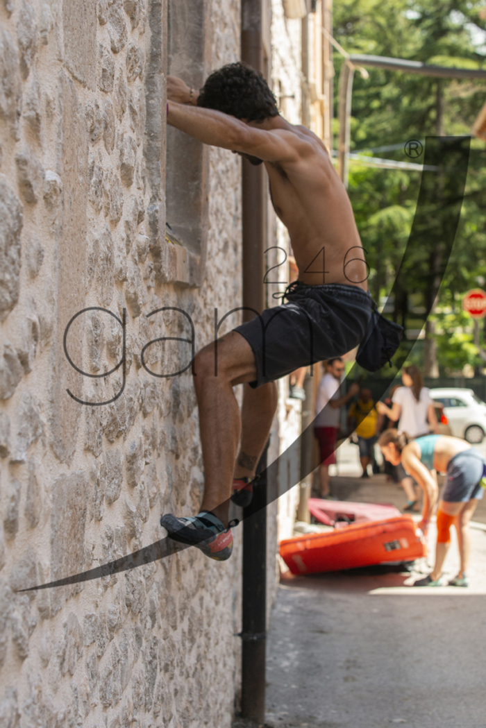 Street boulder L'Aquila 2023