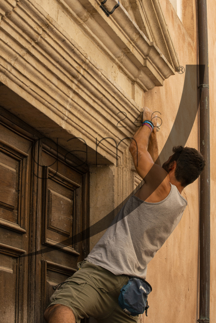 Street boulder L'Aquila 2023